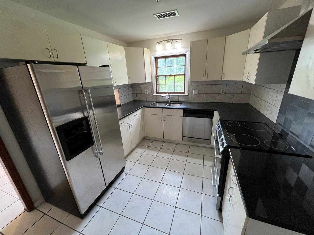 3911 Curry St - Photo 3 of 42