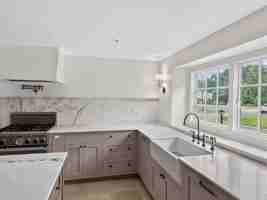 featured image of 1085 Ridge Rd