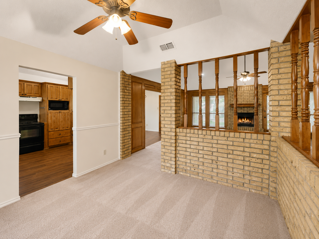 698 Buttercup Dr - Photo 4 of 10