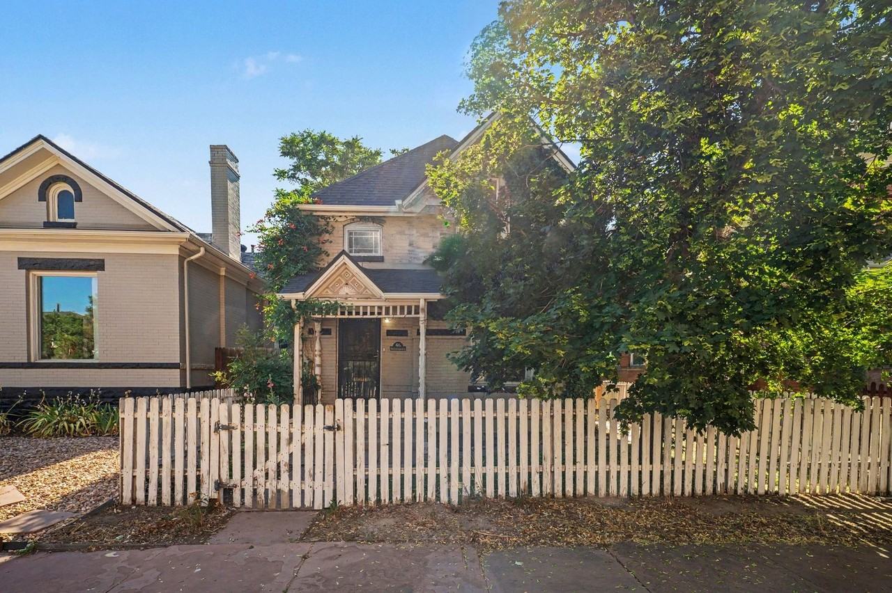 46 S Lincoln St - Photo 2 of 23