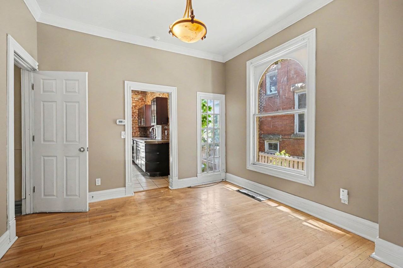 46 S Lincoln St - Photo 4 of 23