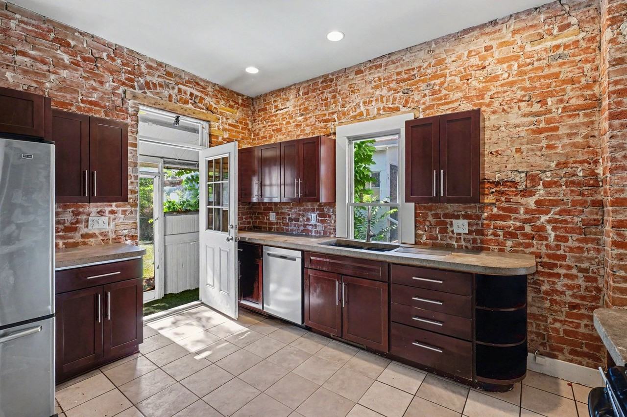 46 S Lincoln St - Photo 6 of 23