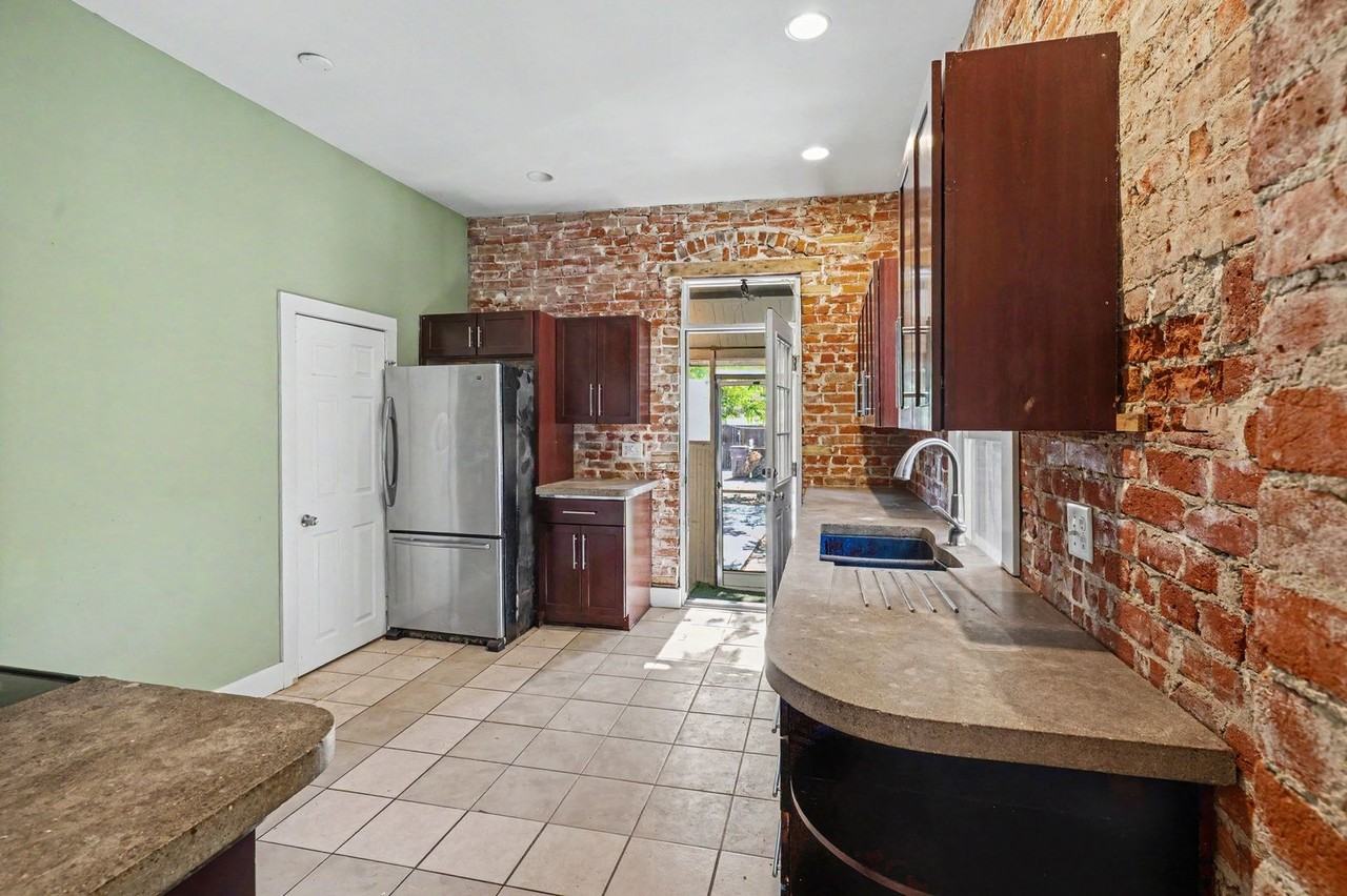 46 S Lincoln St - Photo 7 of 23