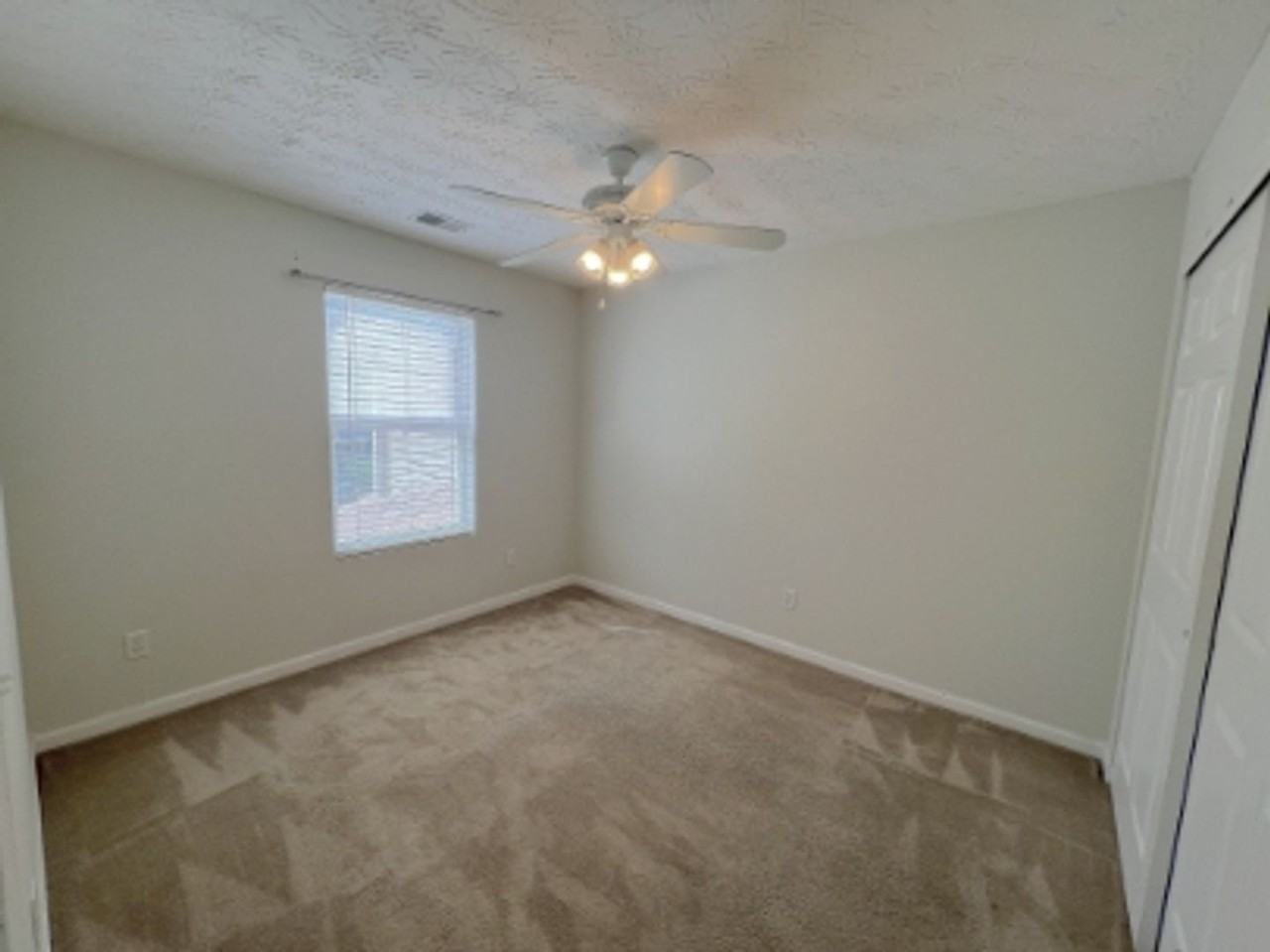 158 Ellis Dr - Photo 7 of 14