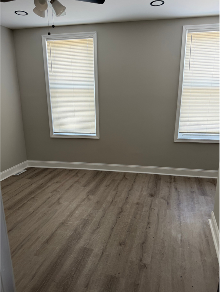 3627 Pulaski Highway - Photo 2 of 30
