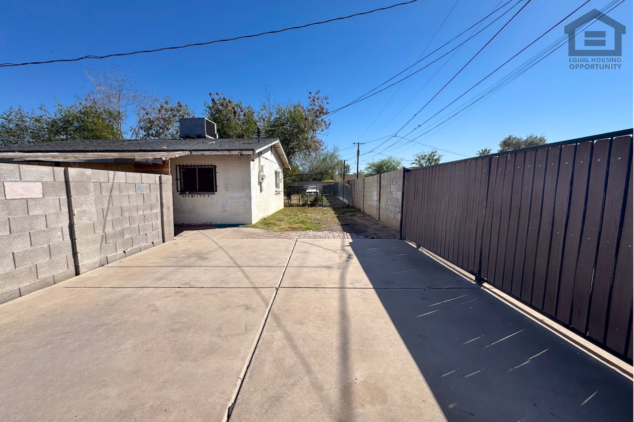 1927 E Sheridan St #B - Photo 7 of 30
