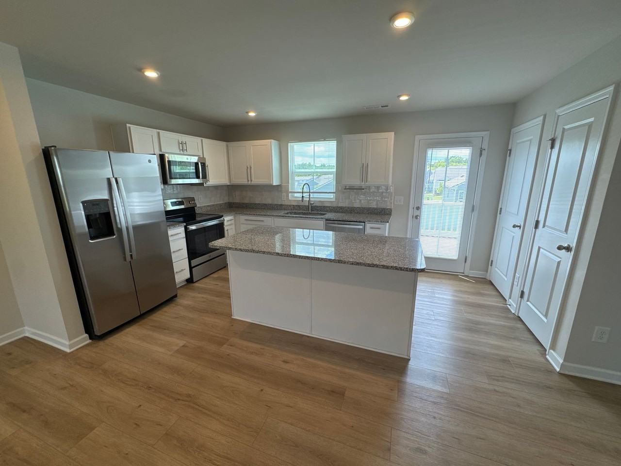 3357 Thorpe Rd - Photo 7 of 24