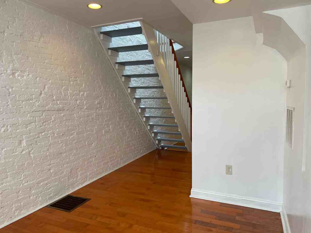 864 Carroll St - Photo 3 of 23