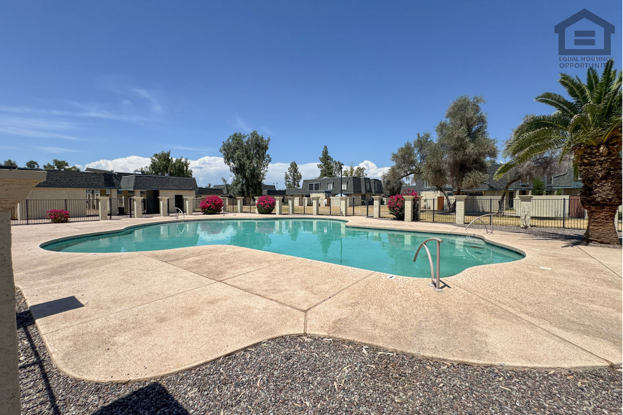 3202 W Loma Ln #2 - Photo 6 of 18