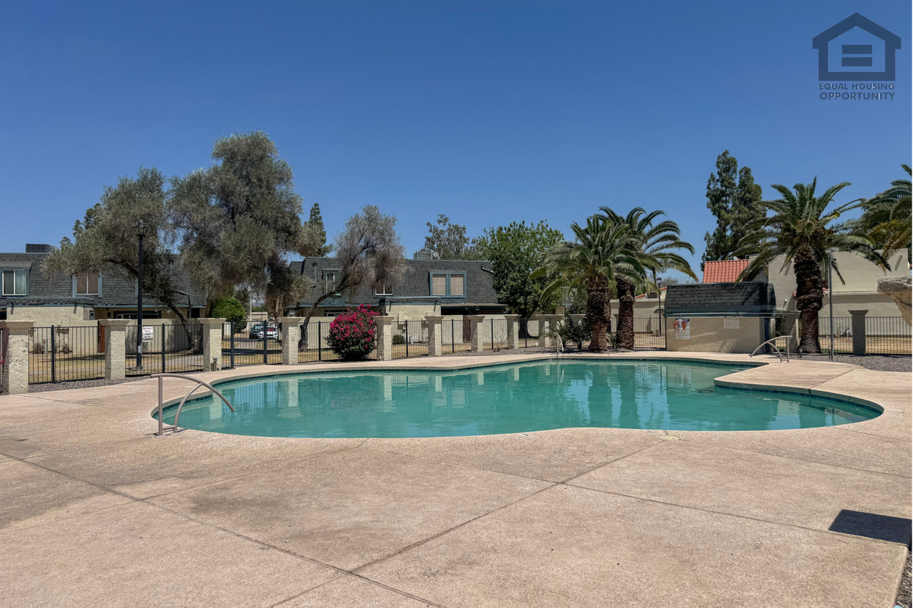 3202 W Loma Ln #2 - Photo 7 of 18