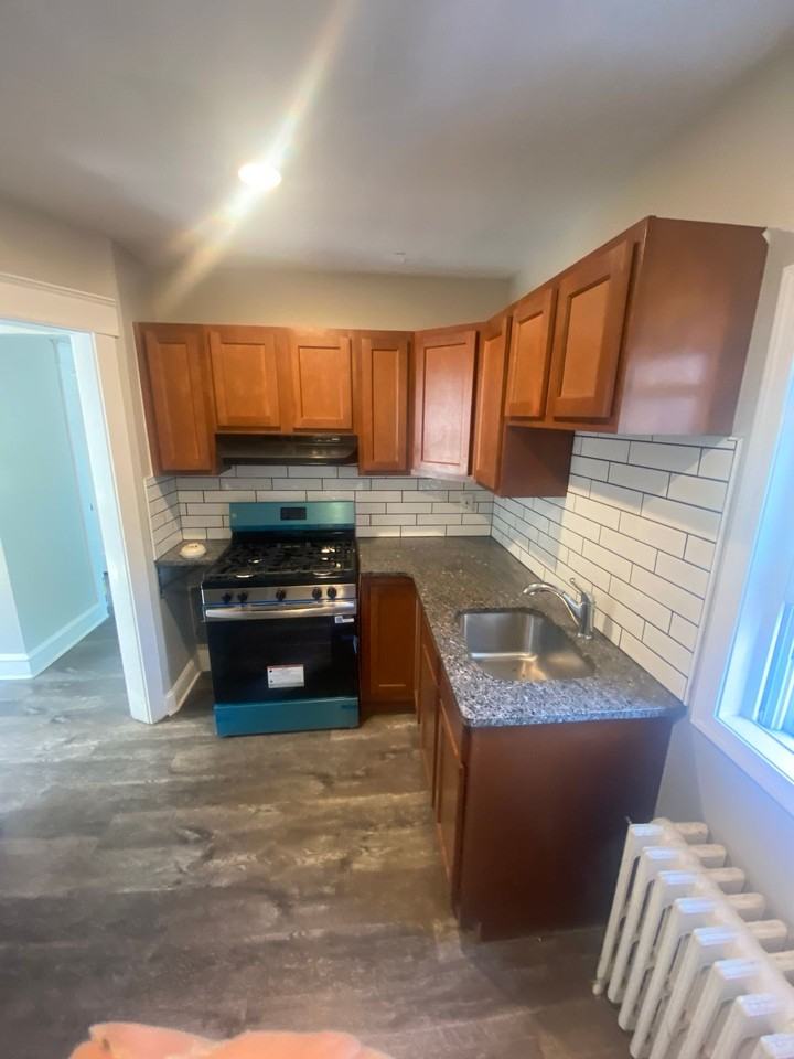 2527 Edgemont Avenue - Photo 2 of 22