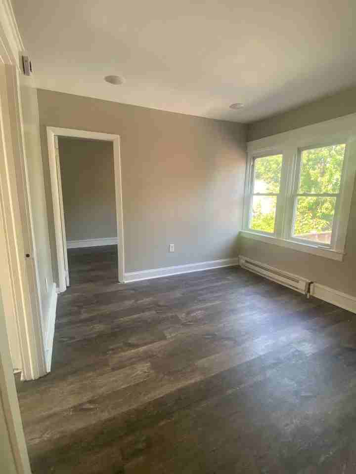 2527 Edgemont Avenue - Photo 6 of 22