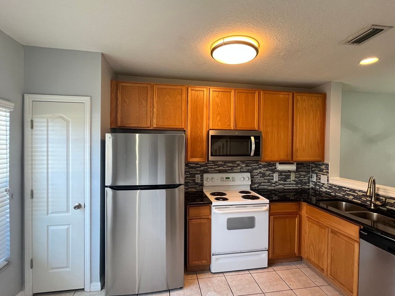 1306 Hampton Park Ln - Photo 2 of 13