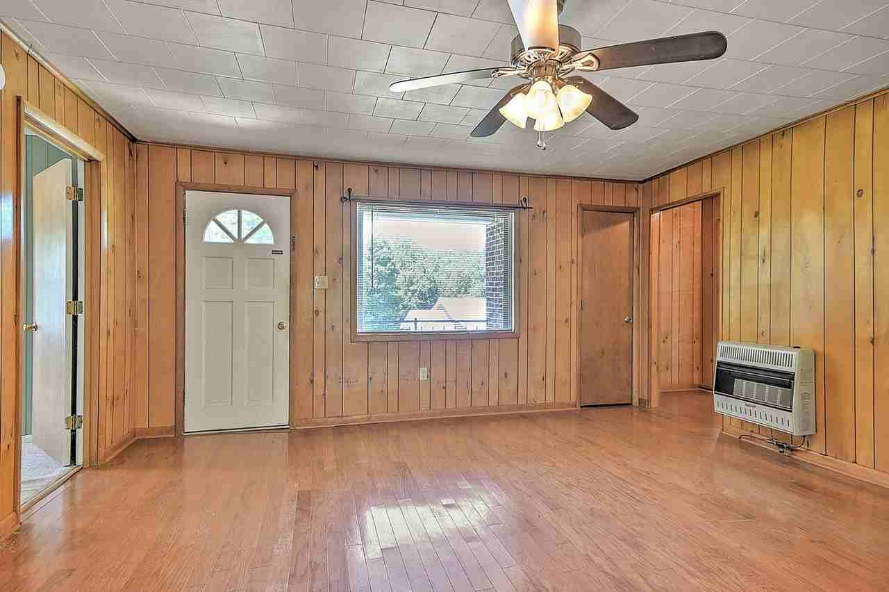 597 Clear Branch Rd - Photo 4 of 28