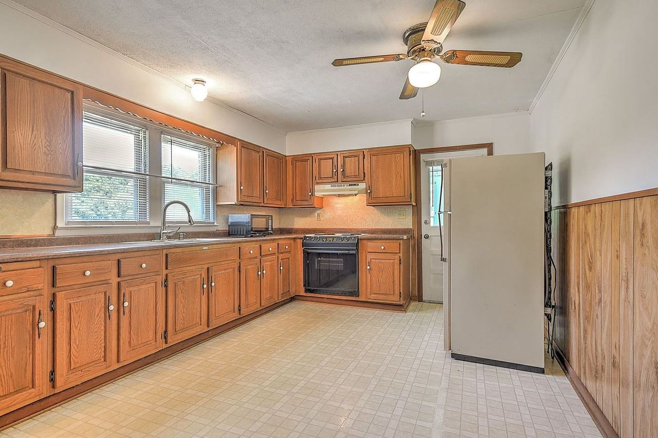 597 Clear Branch Rd - Photo 7 of 28