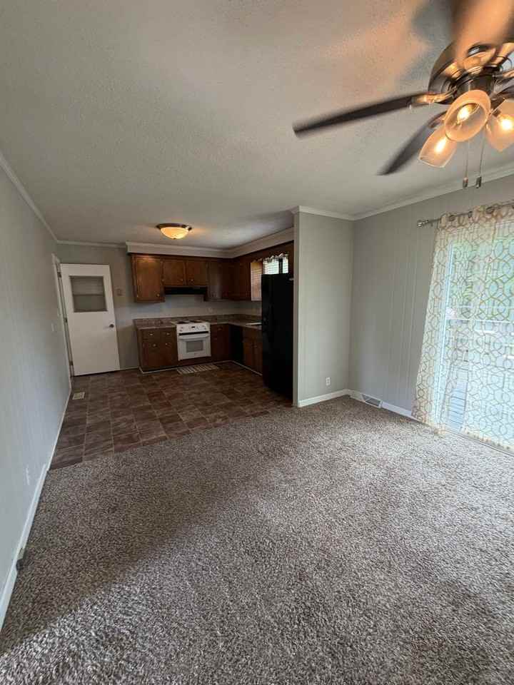 160 E Regent Dr - Photo 5 of 24