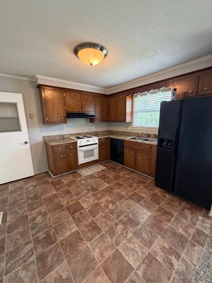 160 E Regent Dr - Photo 6 of 24