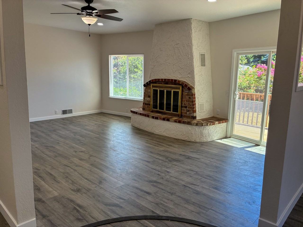 1815 Merrill Rd - Photo 2 of 16