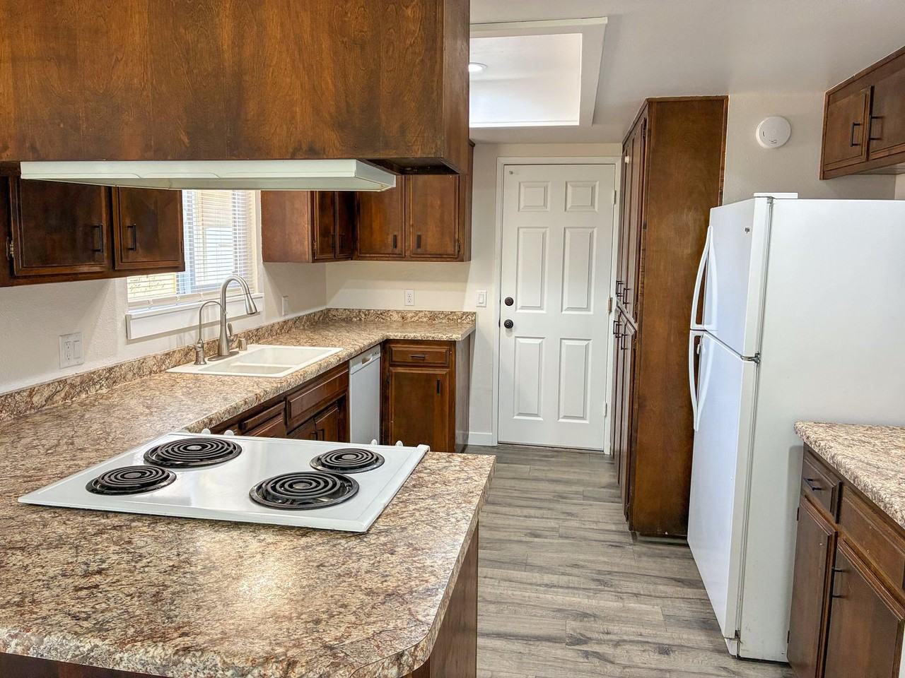 1815 Merrill Rd - Photo 4 of 16