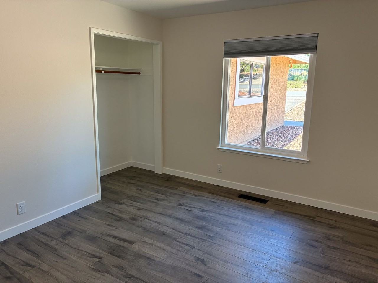 1815 Merrill Rd - Photo 5 of 16