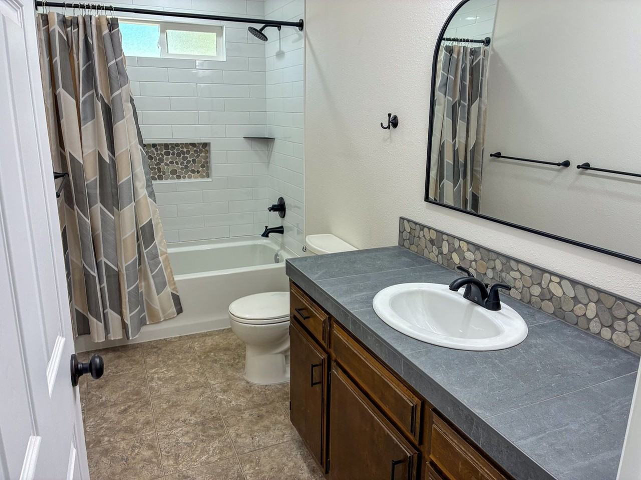 1815 Merrill Rd - Photo 6 of 16