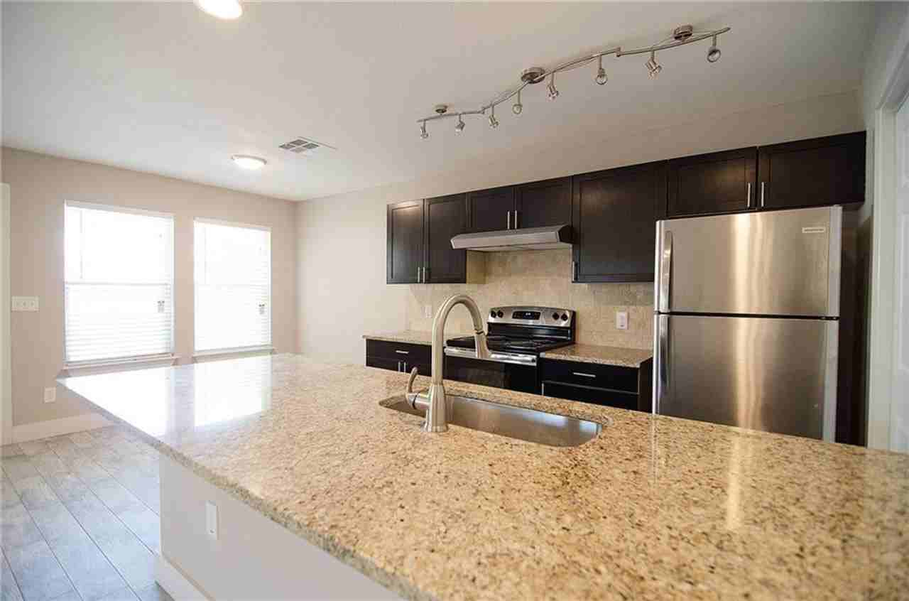 11901 Alpheus Ave #B - Photo 2 of 20