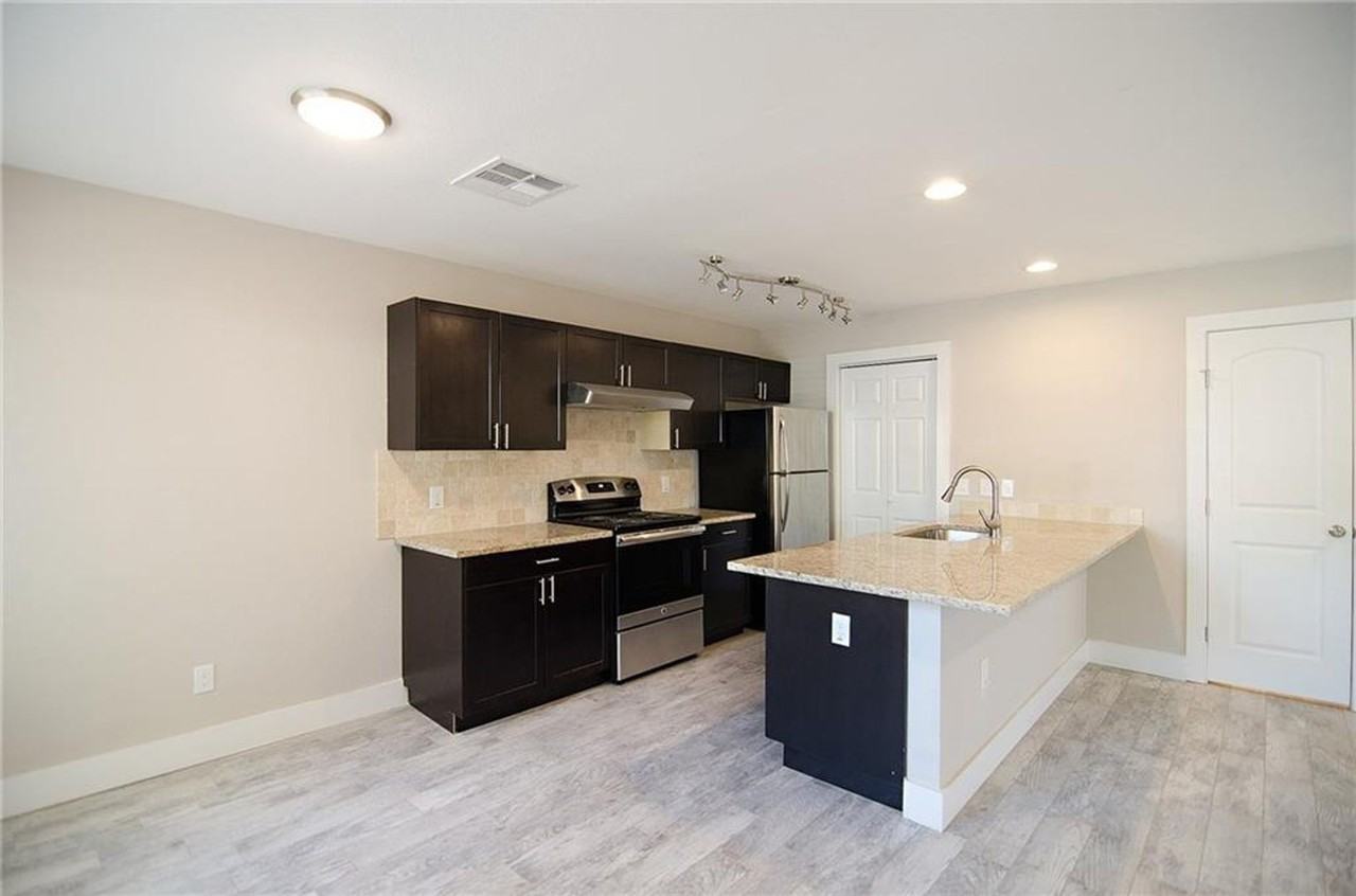 11901 Alpheus Ave #B - Photo 3 of 20
