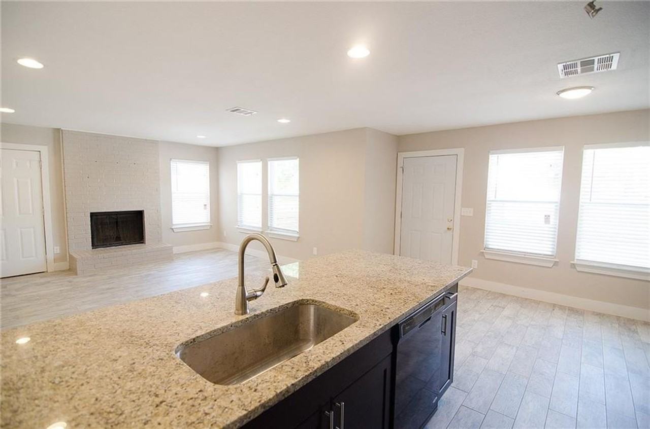 11901 Alpheus Ave #B - Photo 6 of 20