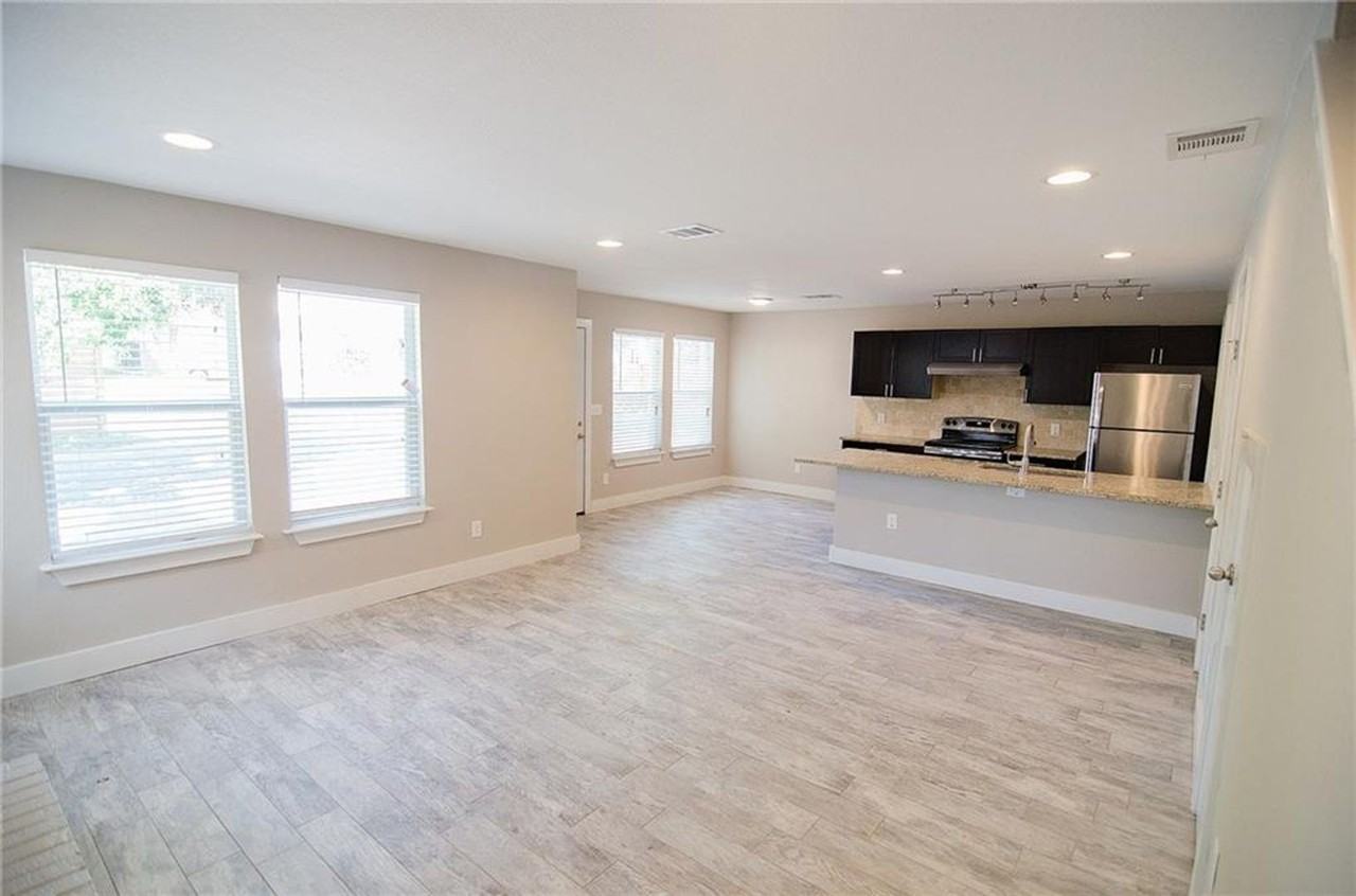 11901 Alpheus Ave #B - Photo 7 of 20