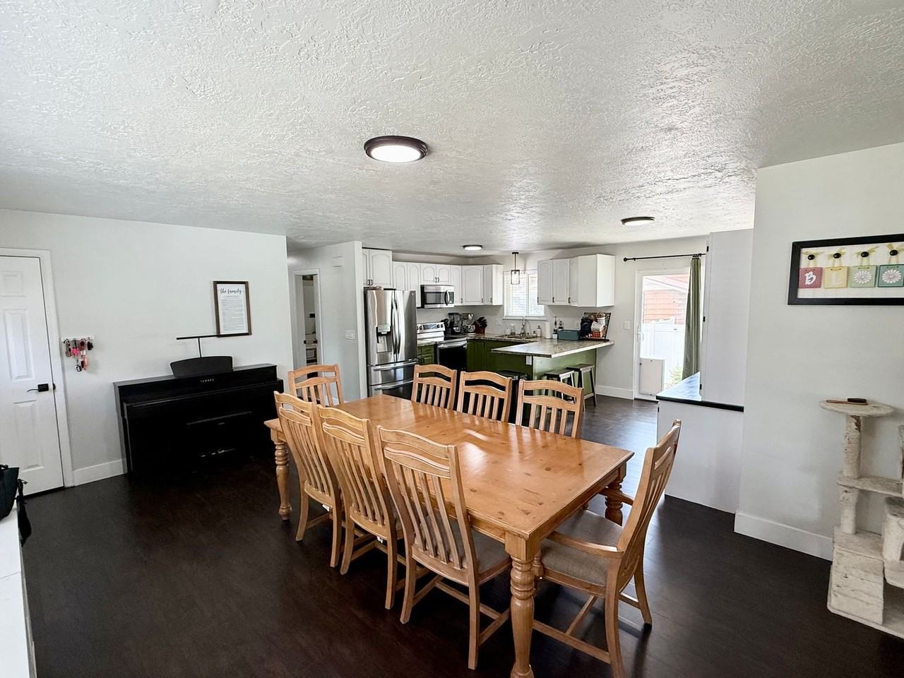 1159 N 250 E - Photo 6 of 32