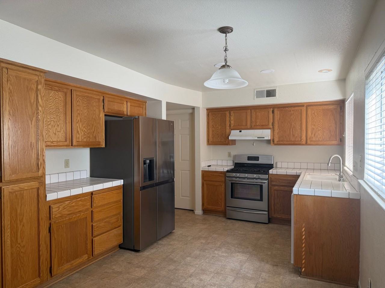 8317 Bramble Bush Cir - Photo 2 of 34