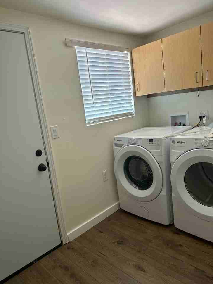 832 18th St - Photo 5 of 15