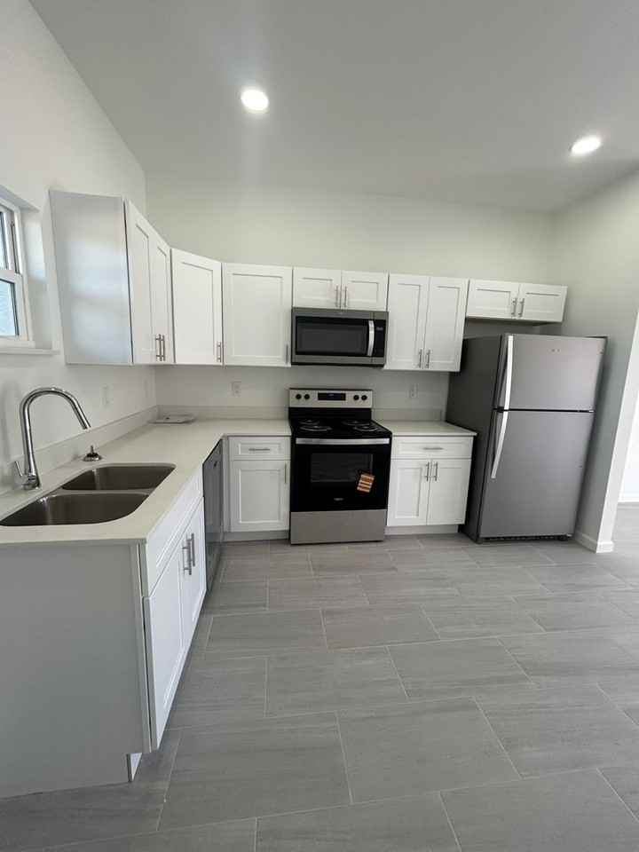 3102 Gavin Ave - Photo 6 of 24