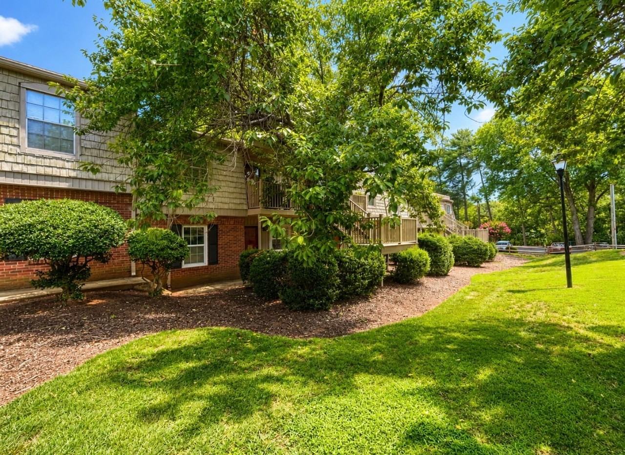 3830 Country Club Rd Apt D - Photo 3 of 10