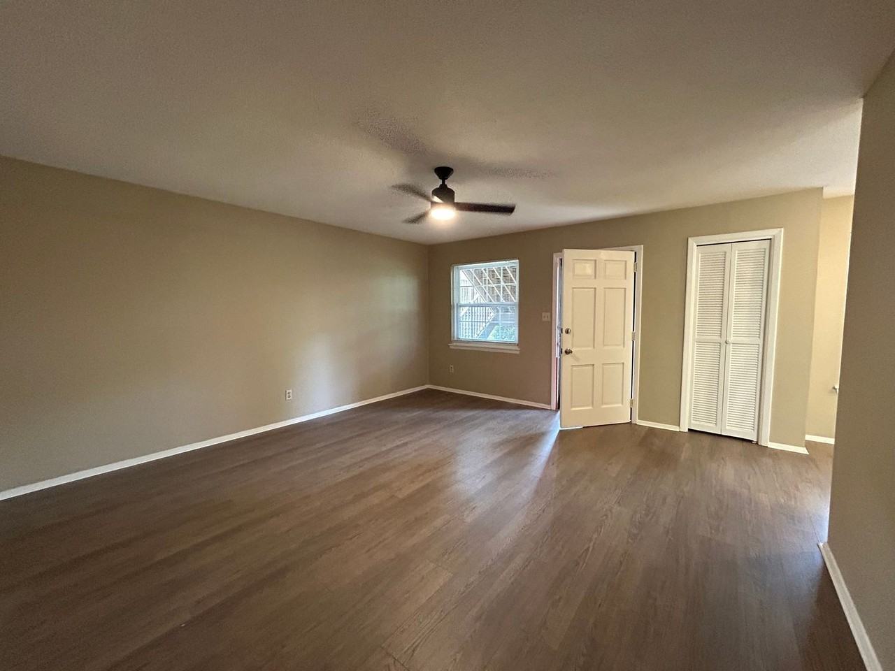 3830 Country Club Rd Apt D - Photo 4 of 10