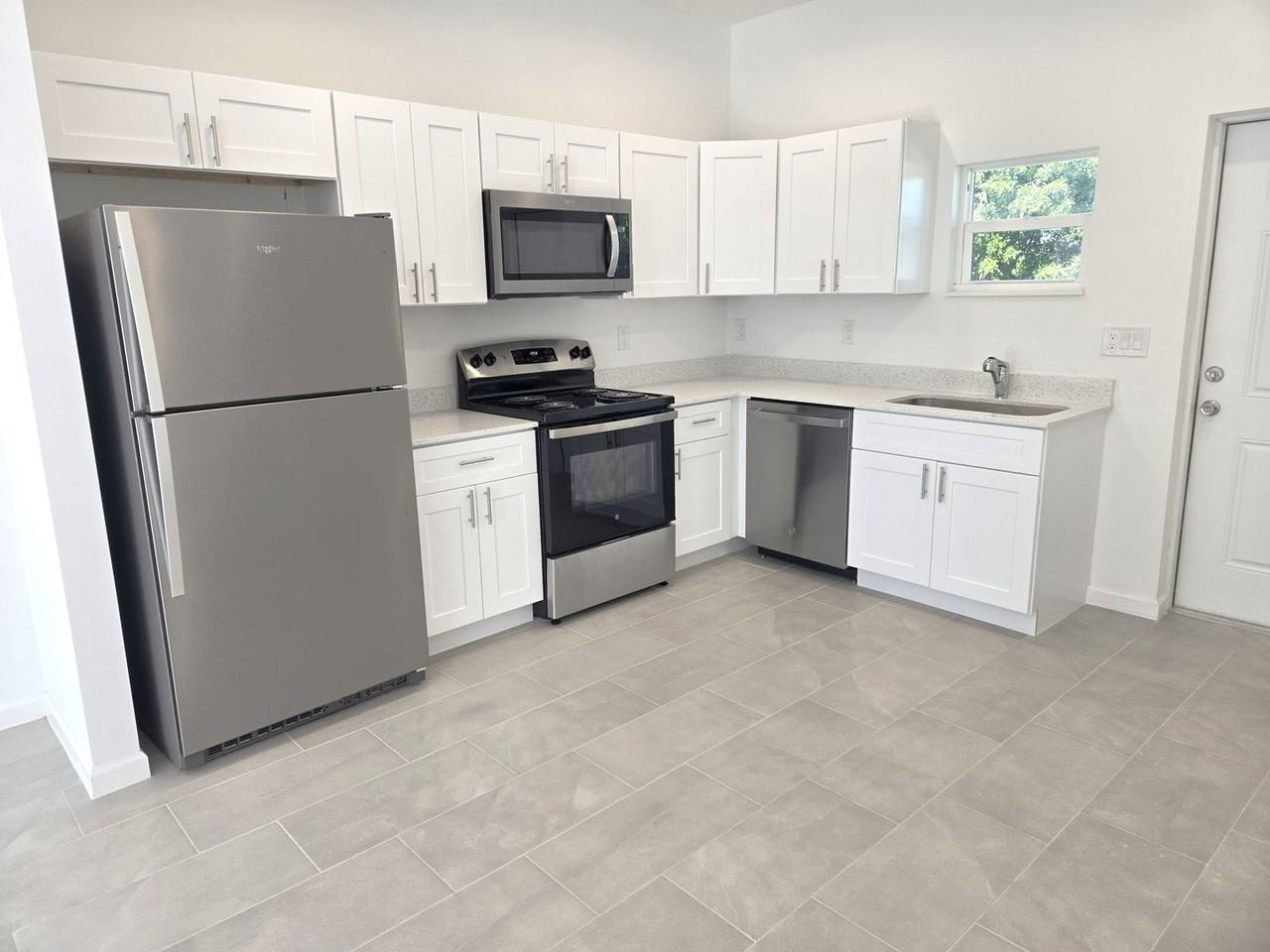 3104 Gavin Ave - Photo 6 of 16