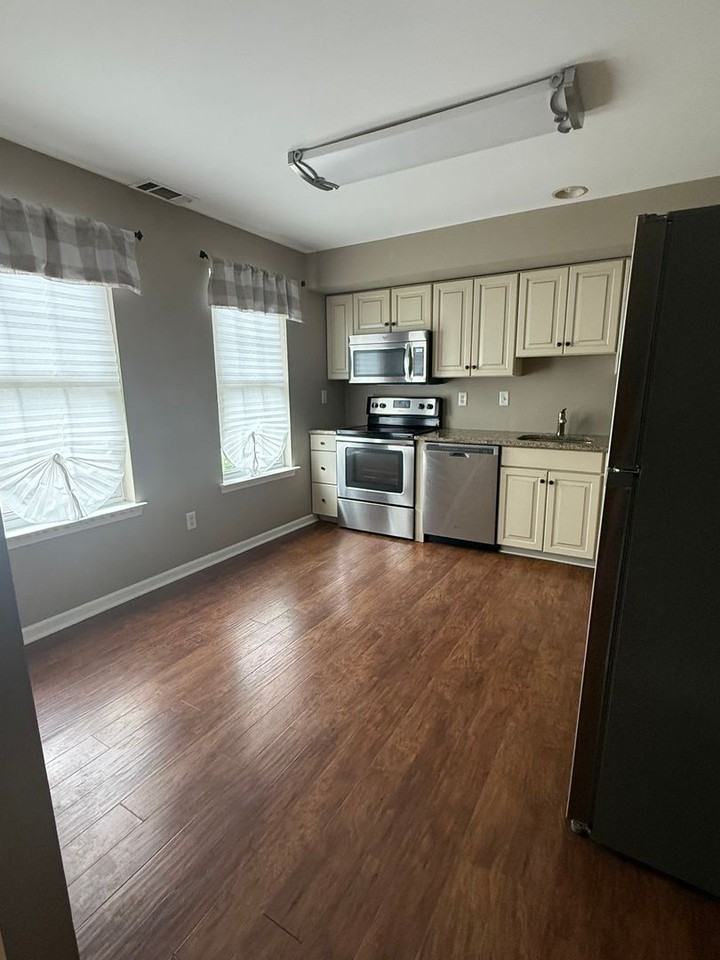 65 Constitution Ave - Photo 3 of 22