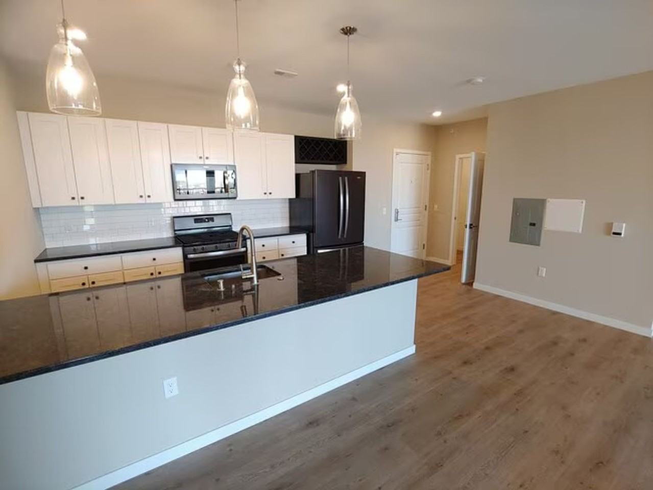 550-610 Junction Rd - Photo 3 of 15
