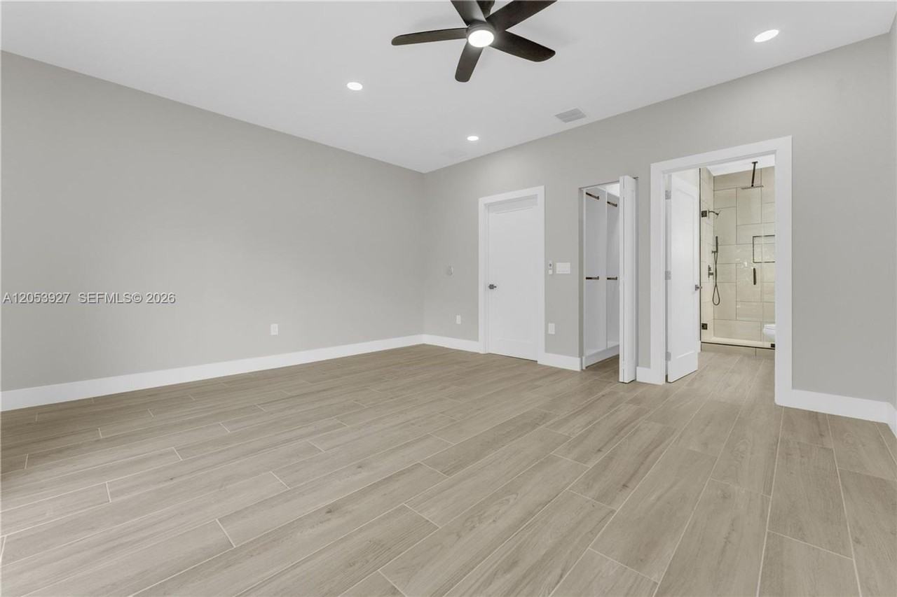 1818 Nw 49th St - Photo 5 of 16