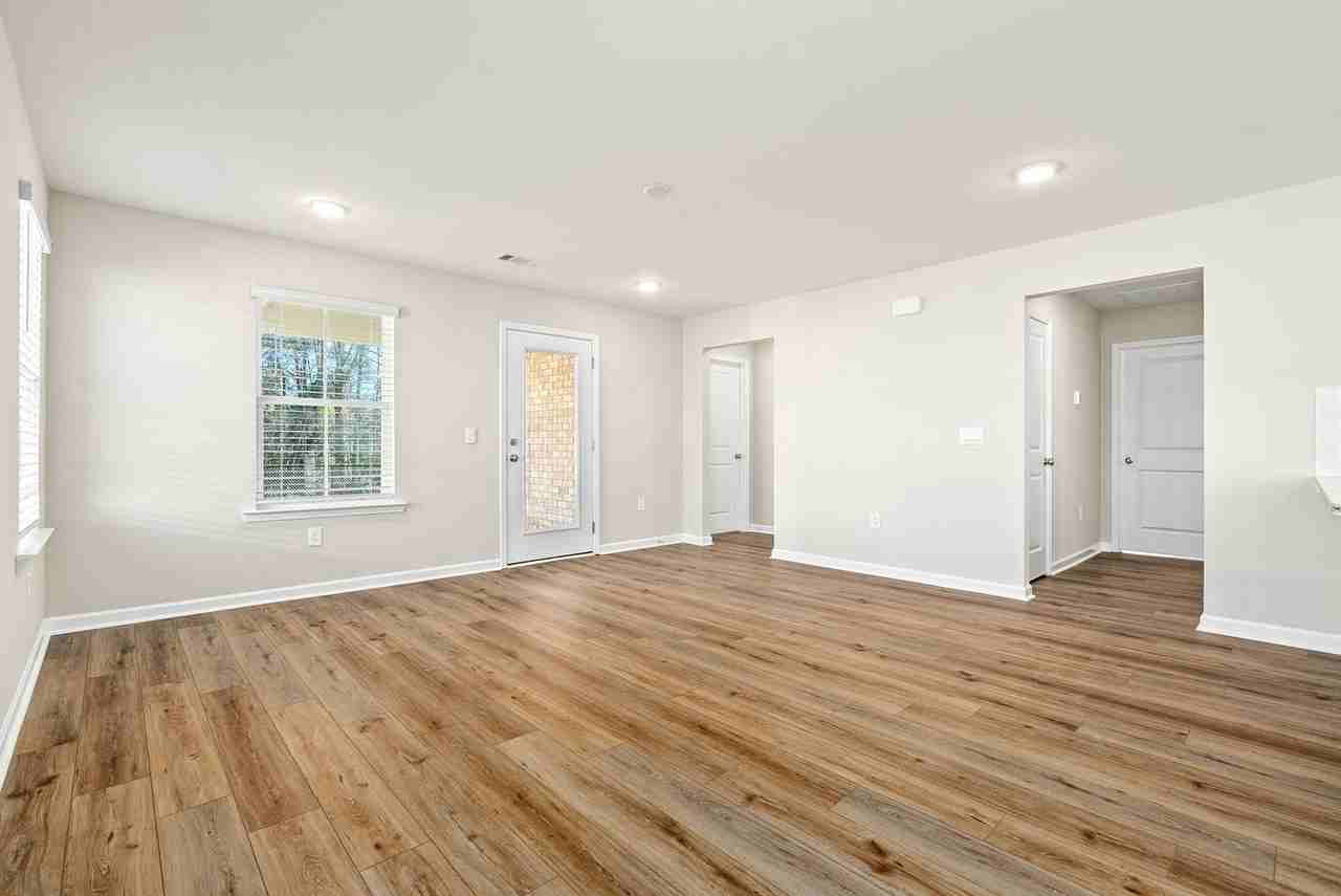 1057 Douglas St - Photo 6 of 19