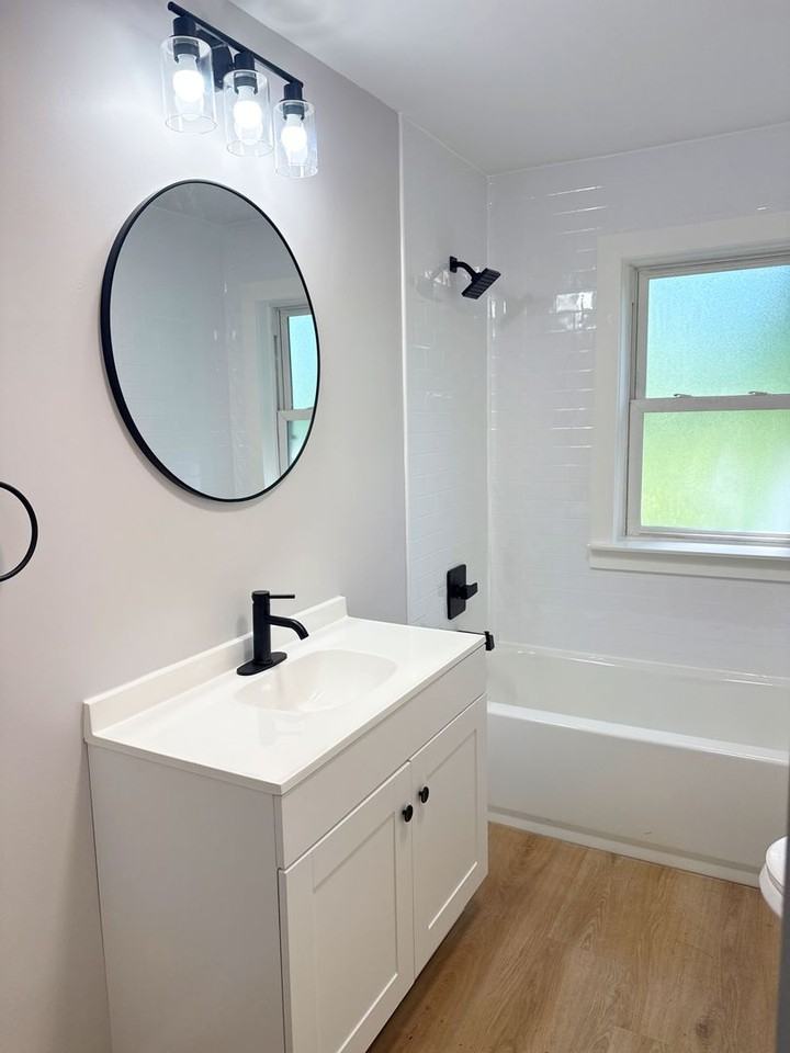 4748 Warnock Ave - Photo 5 of 16