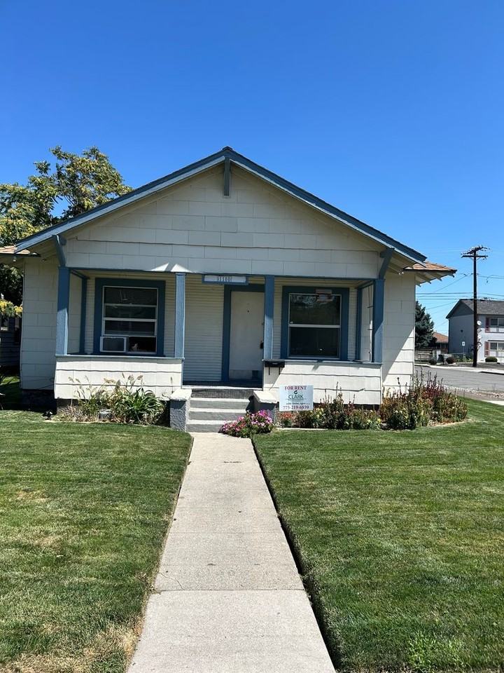 1100 E St - Photo 7 of 18