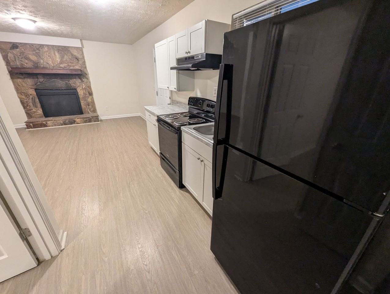 502 Rustwood Dr - Photo 2 of 8