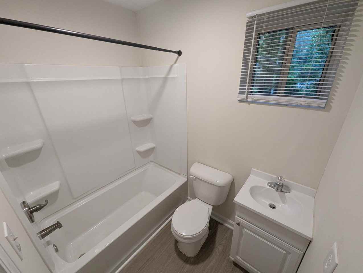 502 Rustwood Dr - Photo 6 of 8
