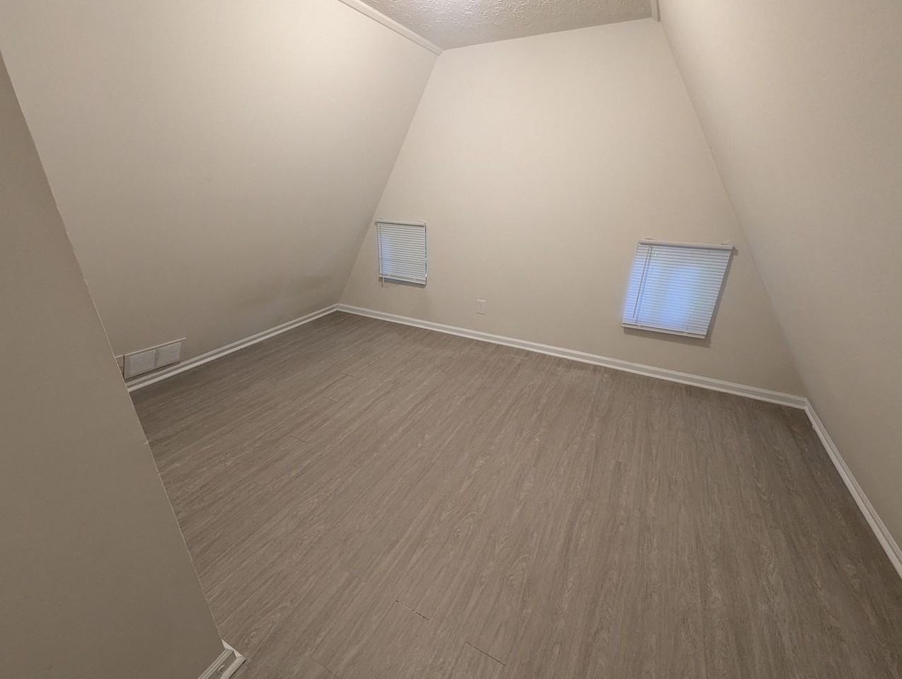 502 Rustwood Dr - Photo 7 of 8