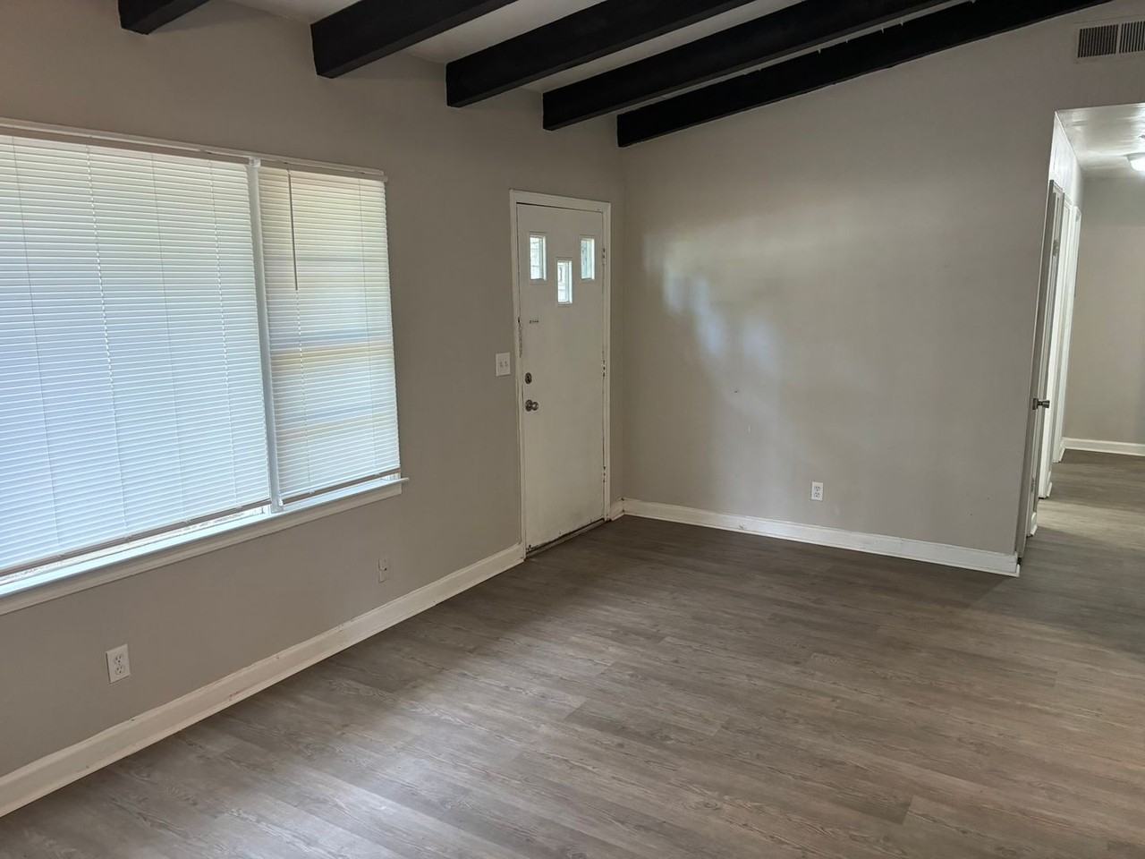 2608 Walker St - Photo 2 of 14