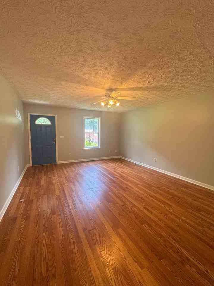 292 New Hope Rd - Photo 5 of 38
