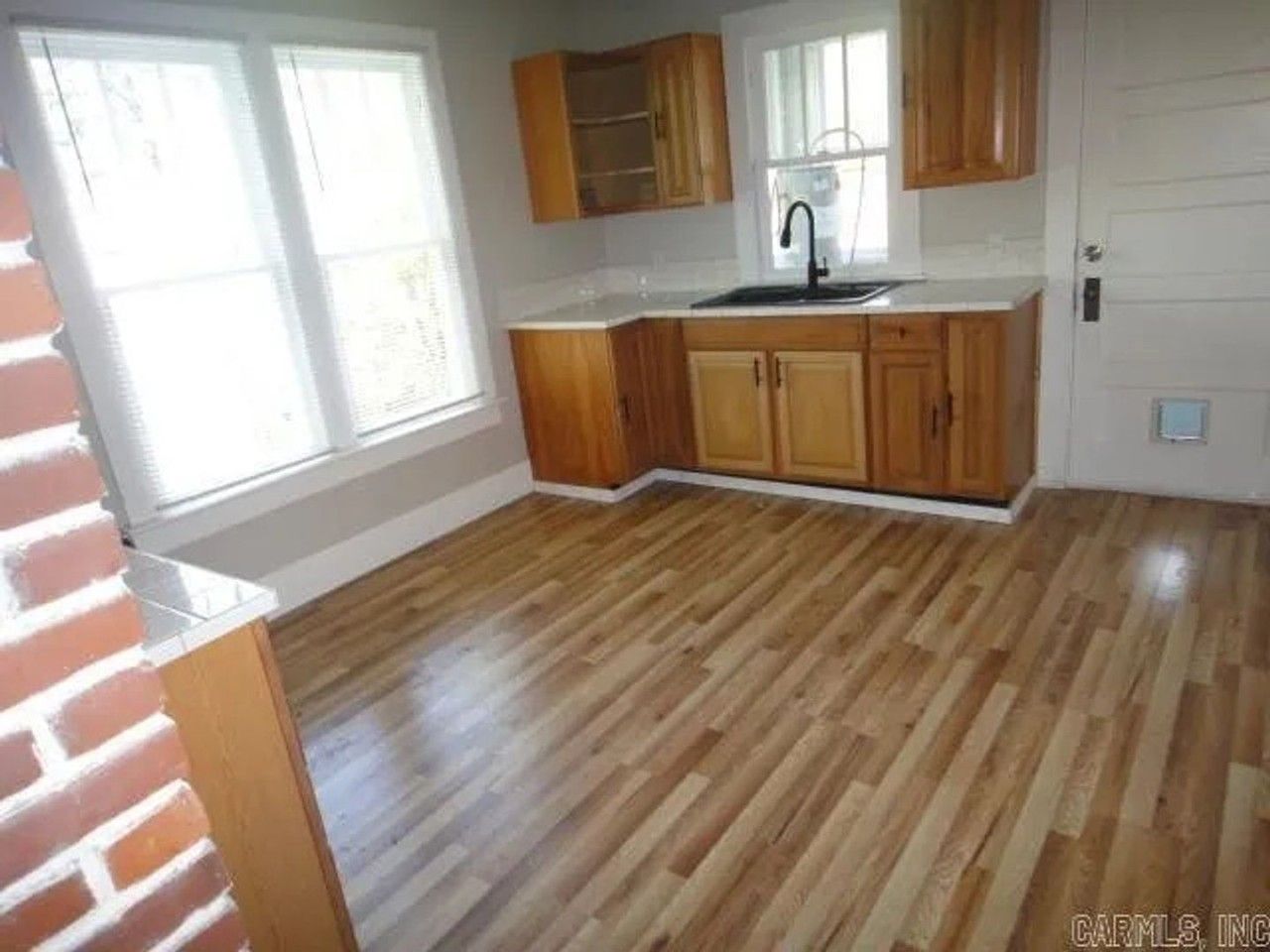 418 Newport Ave - Photo 4 of 11