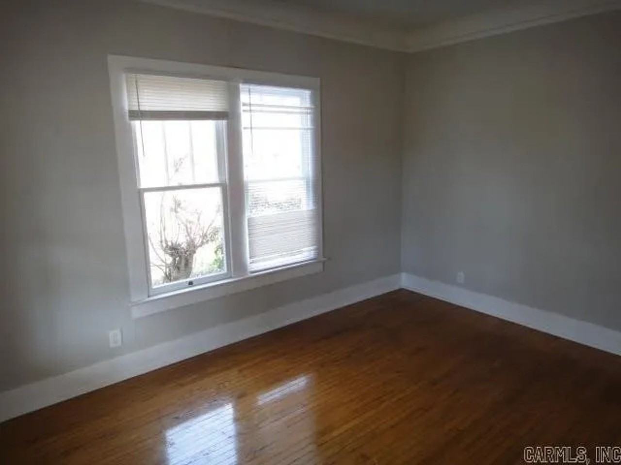 418 Newport Ave - Photo 6 of 11