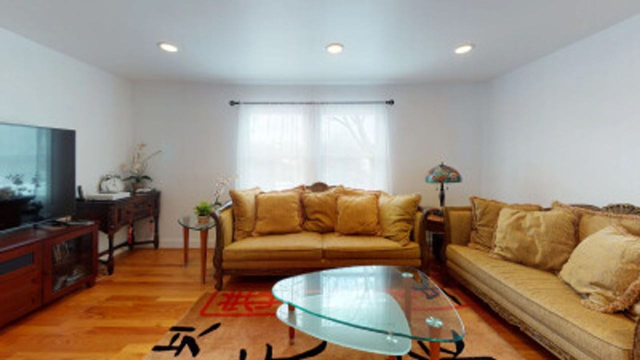 22 Broadlawn Park - Photo 2 of 14